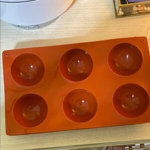 Large silicone spheres